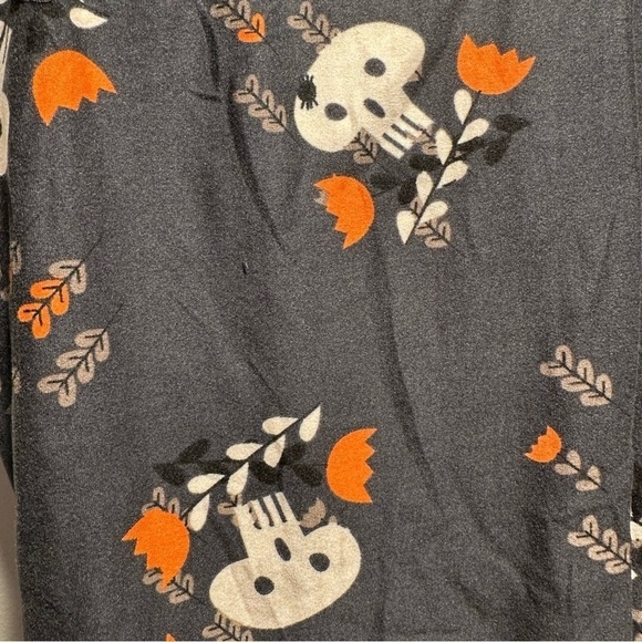 Set of 2 NWT LulaRoe OS Soft Leggings One Size 2-10 Small-Large Skull Skeleton - Picture 7 of 10